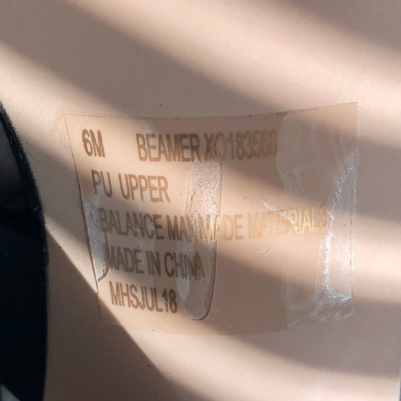 *NEW* XOXO Sandals - Picture 7 of 7